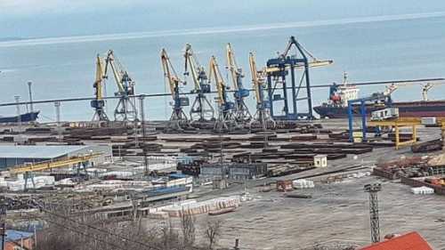 Окупанти за два місяці нового року «експортували» з порту Маріуполя майже 30 тис. т українського зерна