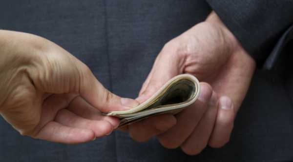 Урядовця Держпродспоживслужби спіймали на хабарях від експортерів