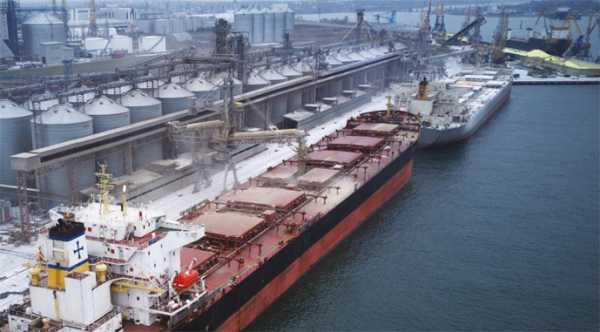 Україна недоотримує мільярд експортних надходжень через атаки на порти.