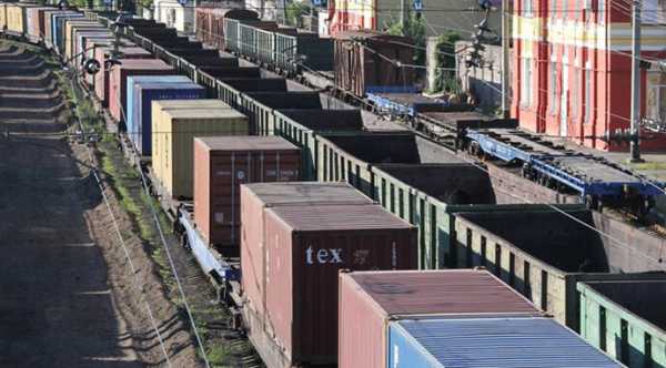 Укрзалізниця запровадила обмеження на транспортування вантажів до одеських морських портів